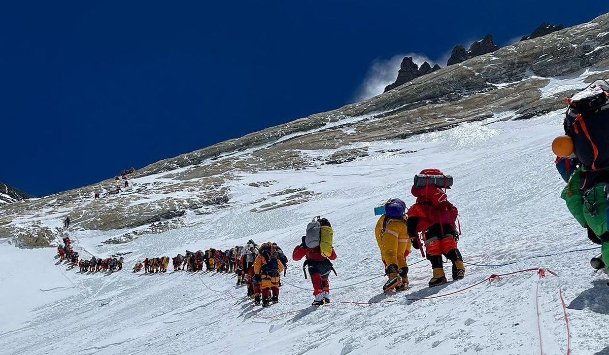 Disregarding the 2 O'clock Rule on Everest